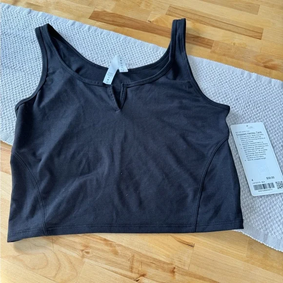 Lululemon crop top - Picture 2 of 4